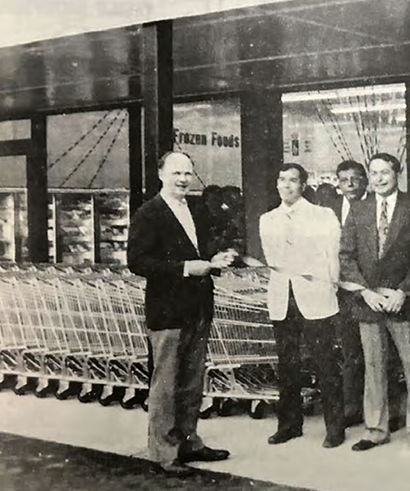 Davis IGA Ribbon Cutting (c) Kent Historical Society